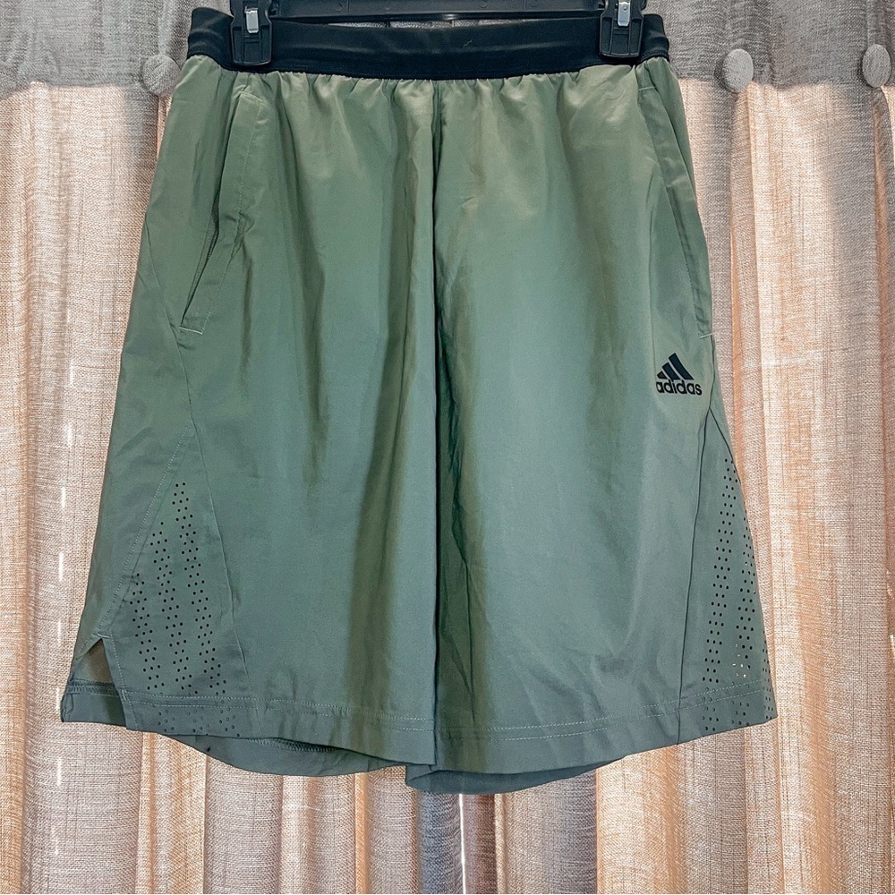 Mens ADIDAS Legacy Green Athletic Training Shorts Size Small - Picture 1 of 14